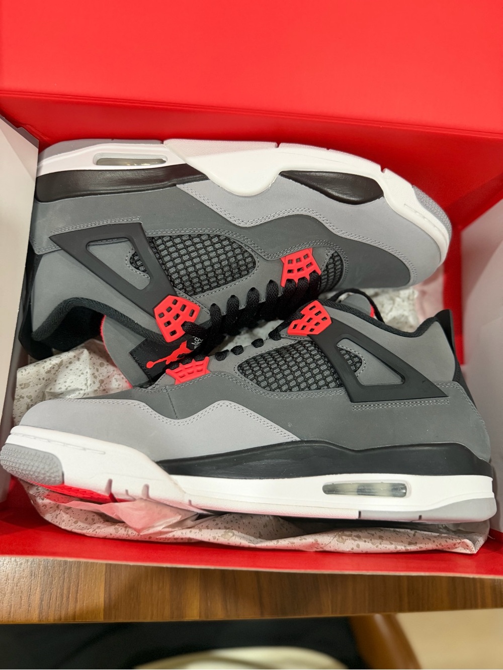 Jordan Air Jordan 4 Retro Gray and Black Shoe Box